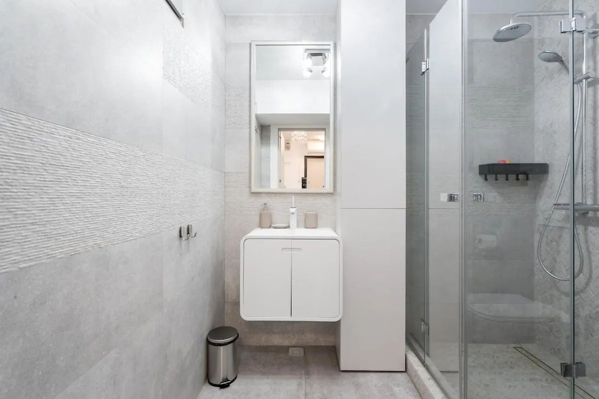 Cosy Center Studio Near Piata Romana Bucharest Apartment